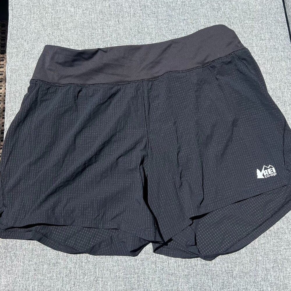 REI Medium black workout shorts